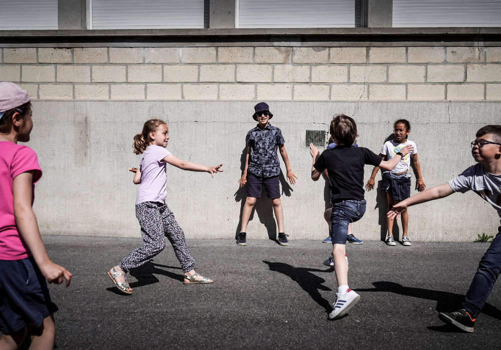 leo-pro-enfants-cour-recre-sport